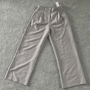 Abercrombie light grey trousers